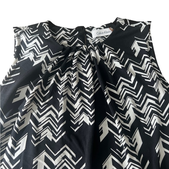 Top - Picture 2 of 4